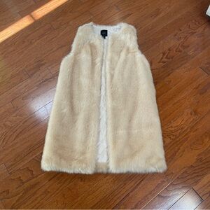 NWOT Forever 21 Faux Fur Long Open Vest with Pockets Size Medium Cream Biege